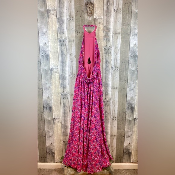 Lovers and Frends Hazel Gown in Liliana Floral Pink Size Large. - Picture 3 of 16